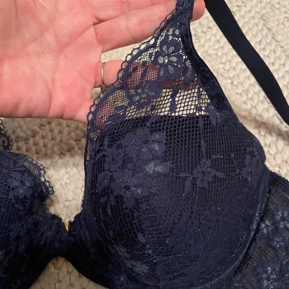Victoria’s Secret bra - Picture 3 of 7